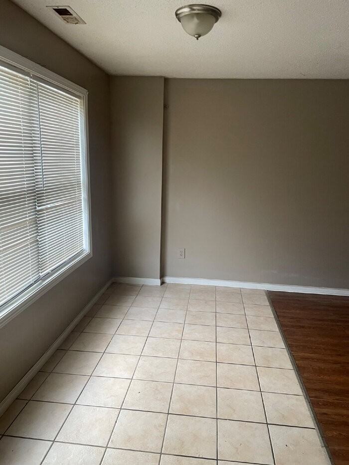 104 Townsley Ct - Photo 7 of 18