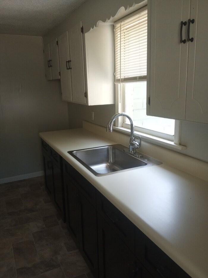 55 Oak St - Photo 4 of 17
