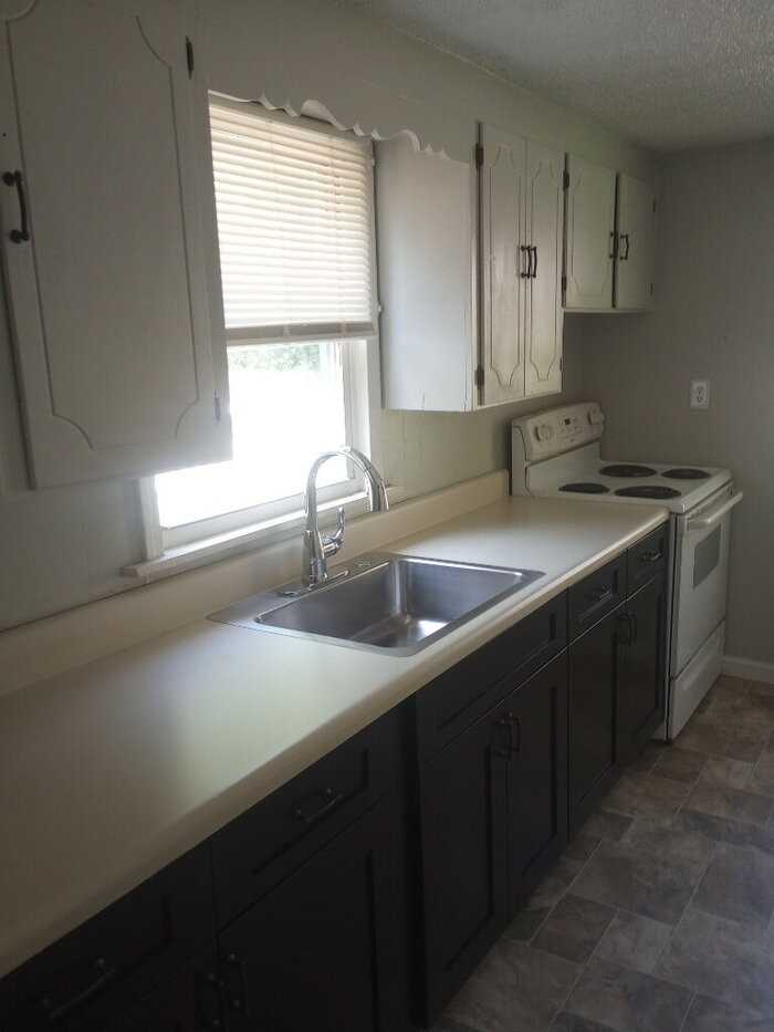 55 Oak St - Photo 5 of 17