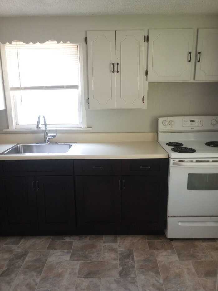55 Oak St - Photo 6 of 17