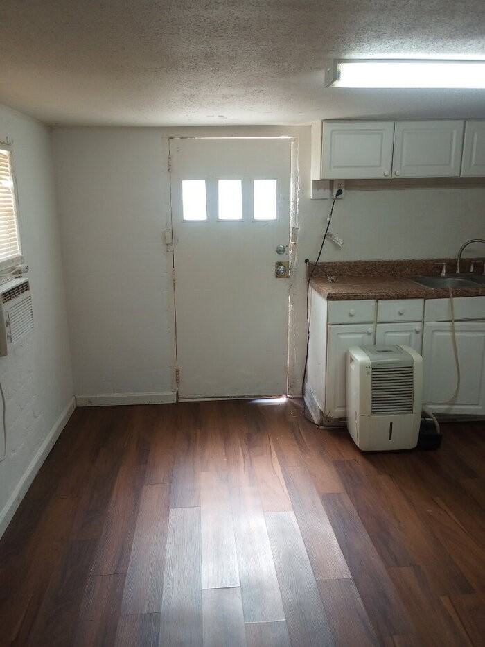 59 Oak St #B - Photo 6 of 11