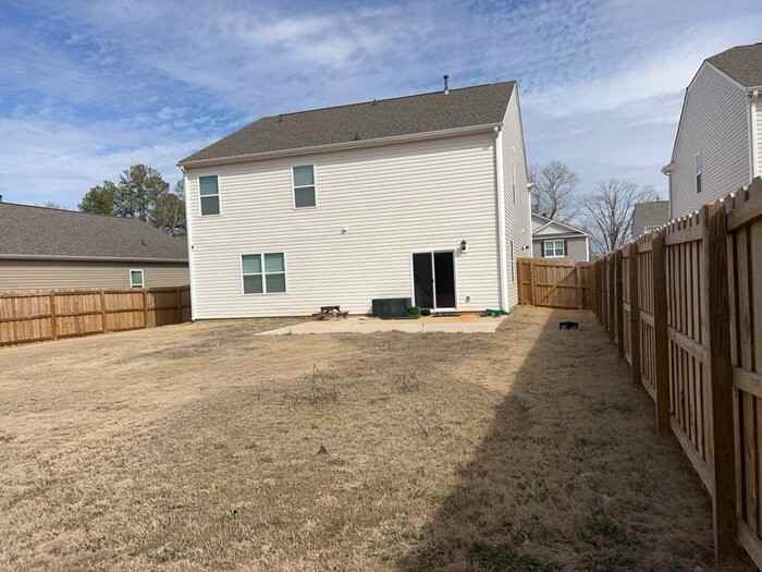 163 Slateford Cir - Photo 2 of 21