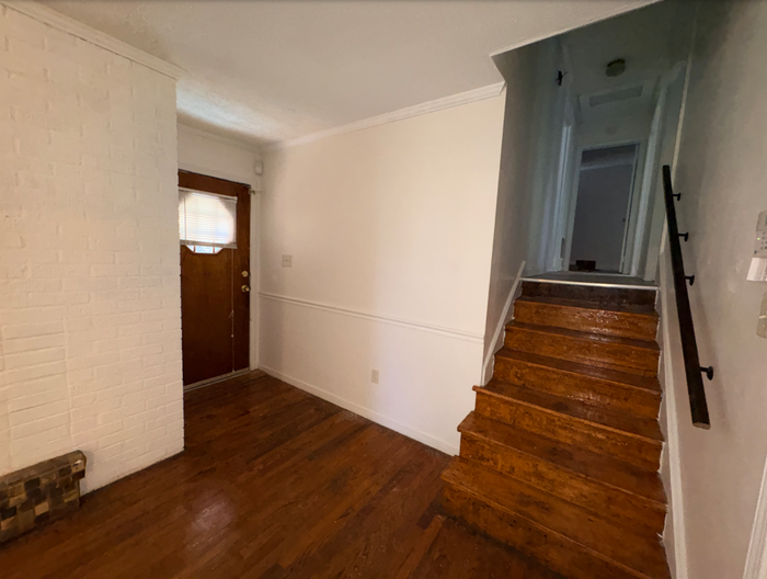 1001 Ferry St - Photo 4 of 25