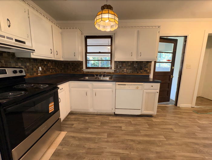 1001 Ferry St - Photo 6 of 25