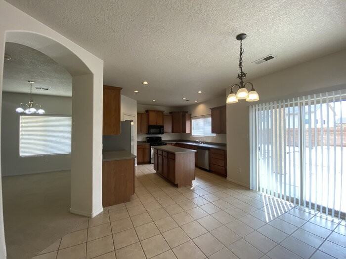 3601 Oasis Springs Rd Ne - Photo 4 of 35