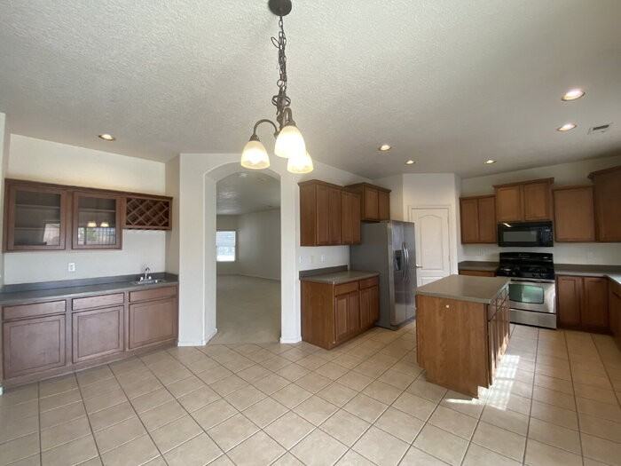 3601 Oasis Springs Rd Ne - Photo 5 of 35