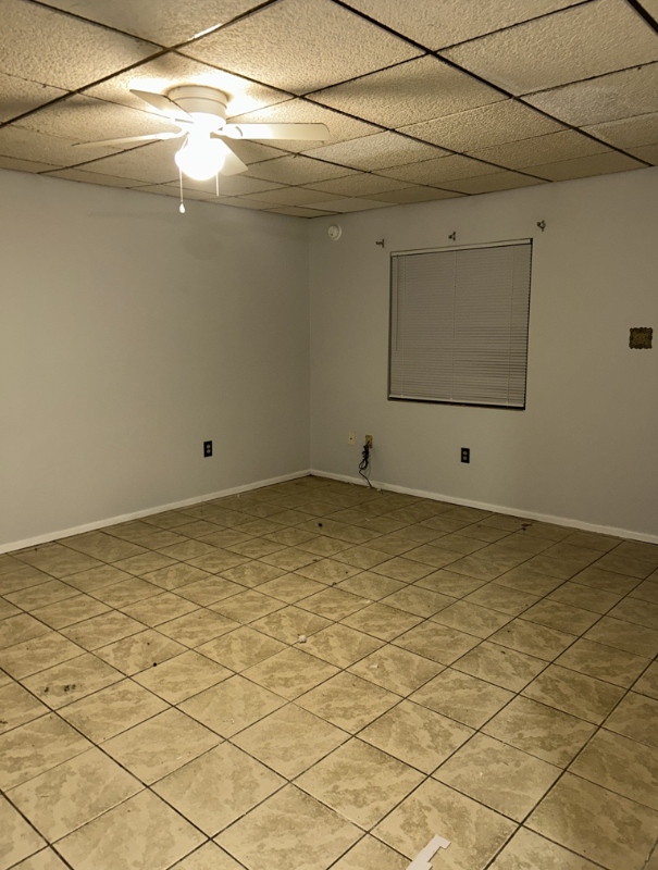 215 Hammond Cir - Photo 7 of 9