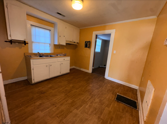 502 Valentine St - Photo 3 of 10