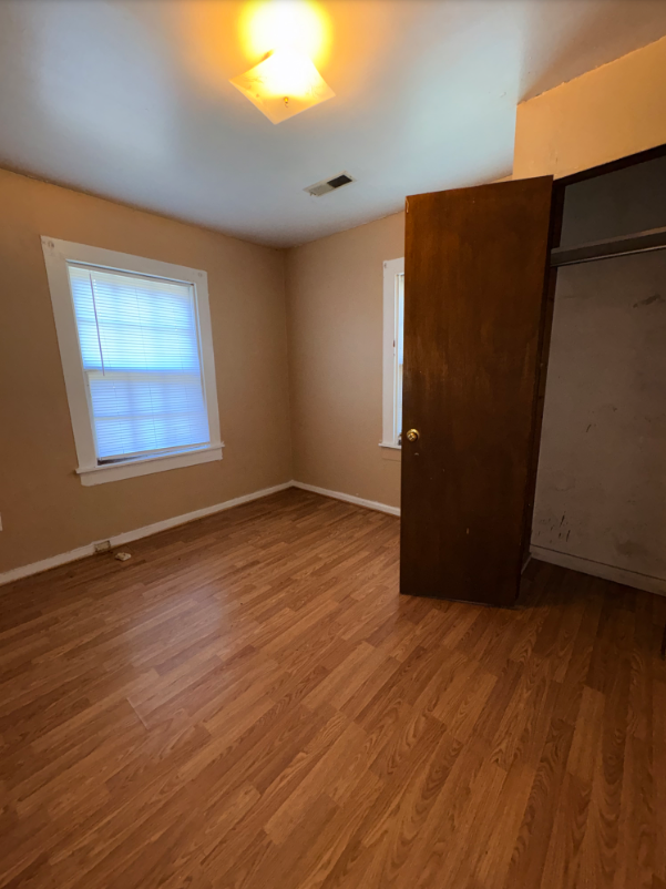 502 Valentine St - Photo 7 of 10