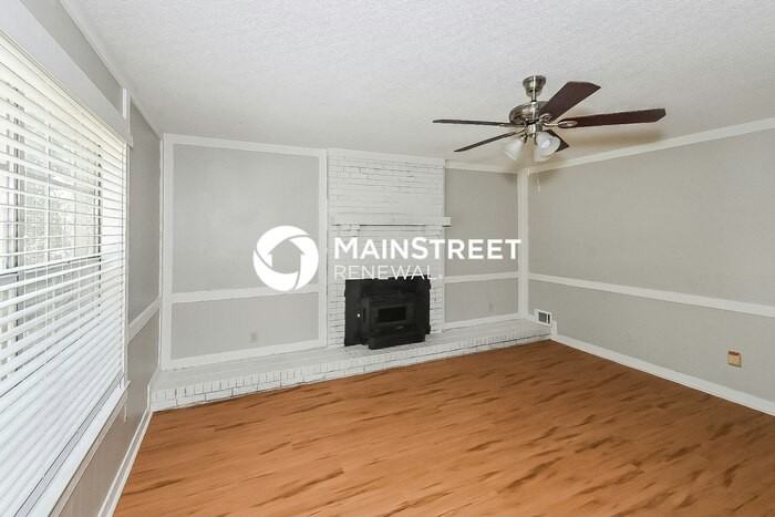 8290 Lake Shore Dr W - Photo 6 of 18