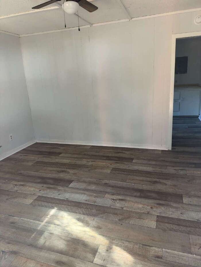2916 Plainview Rd - Photo 2 of 2
