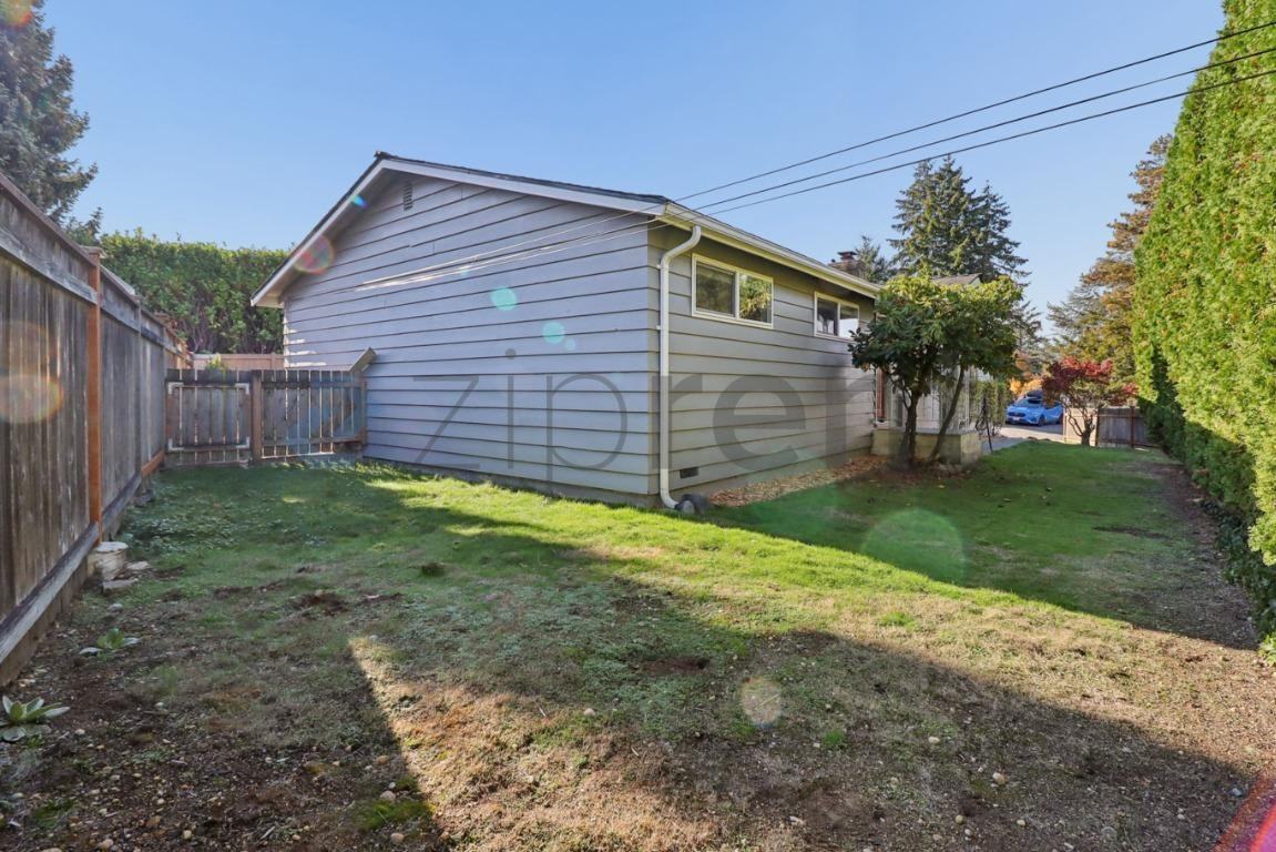 10527 Beardslee Blvd - Photo 7 of 22