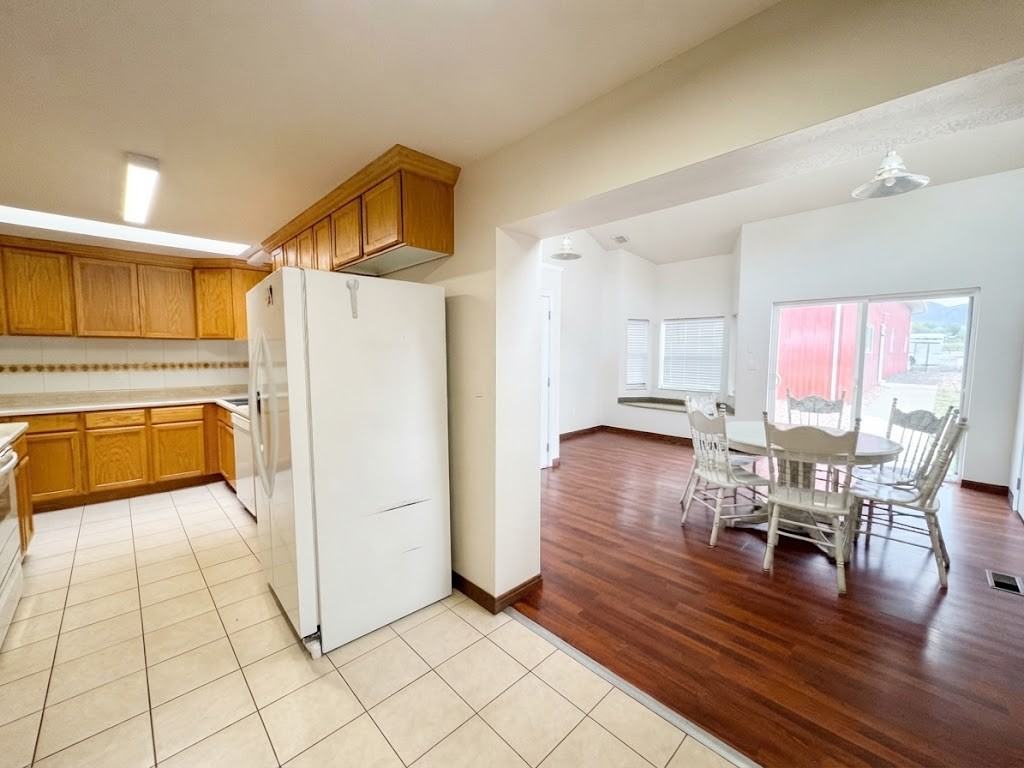 2375 S State St #1 - Photo 4 of 17