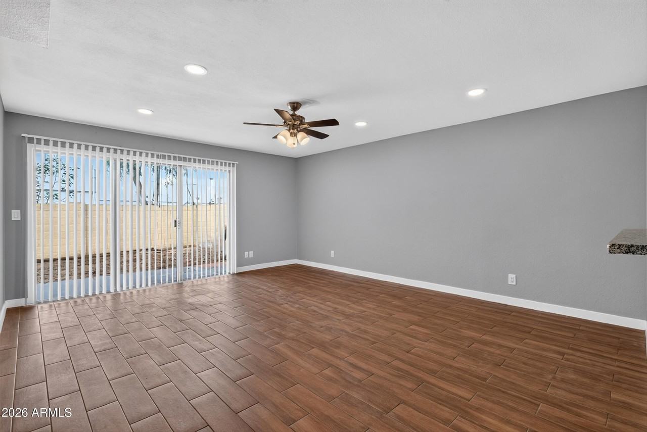818 W Rice Dr - Photo 4 of 23