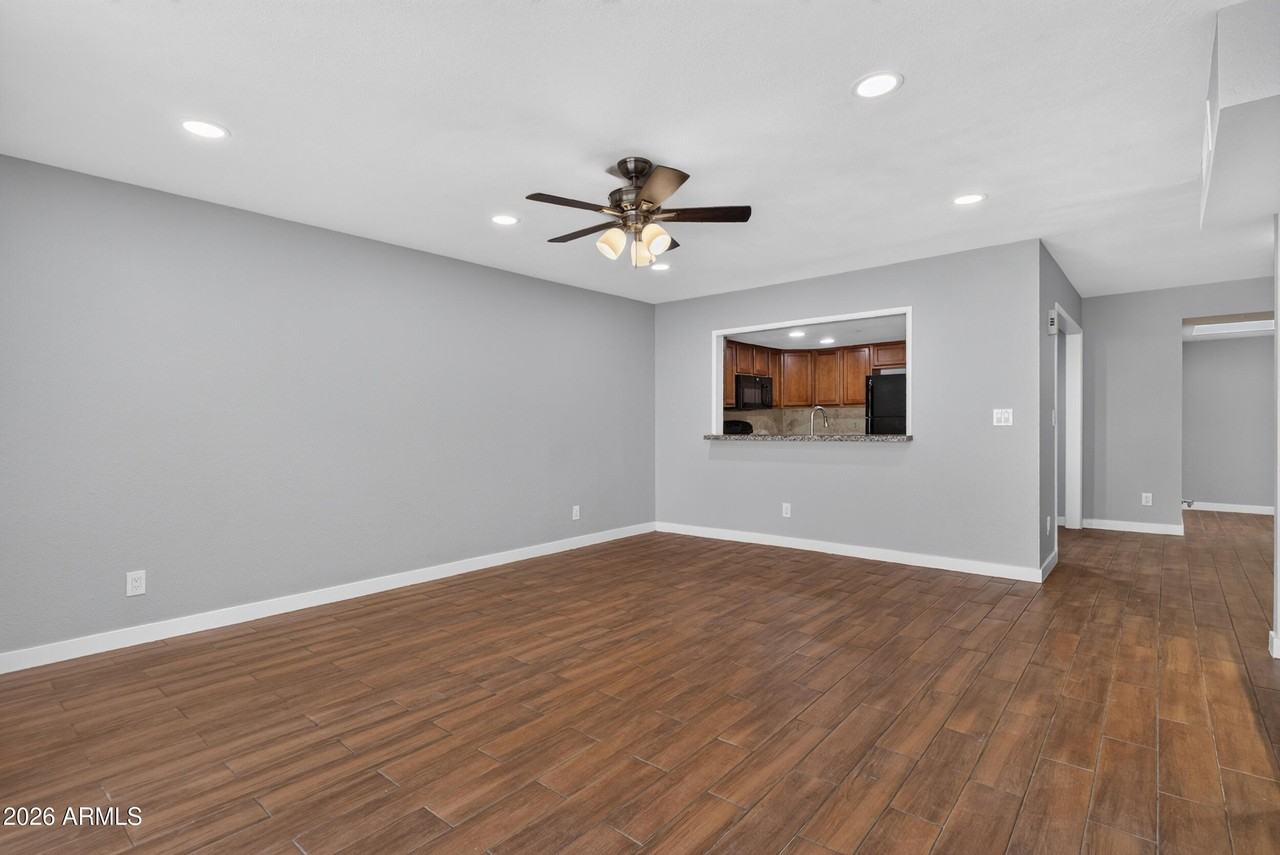 818 W Rice Dr - Photo 6 of 23