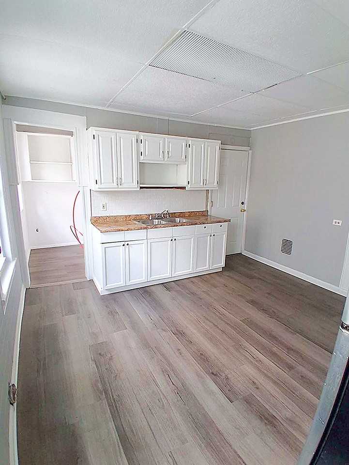 95 Center St #2 - Photo 3 of 16