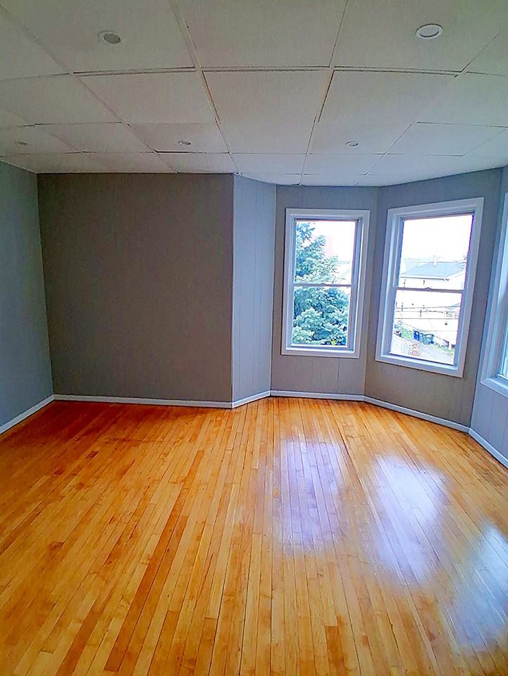 95 Center St #2 - Photo 4 of 16