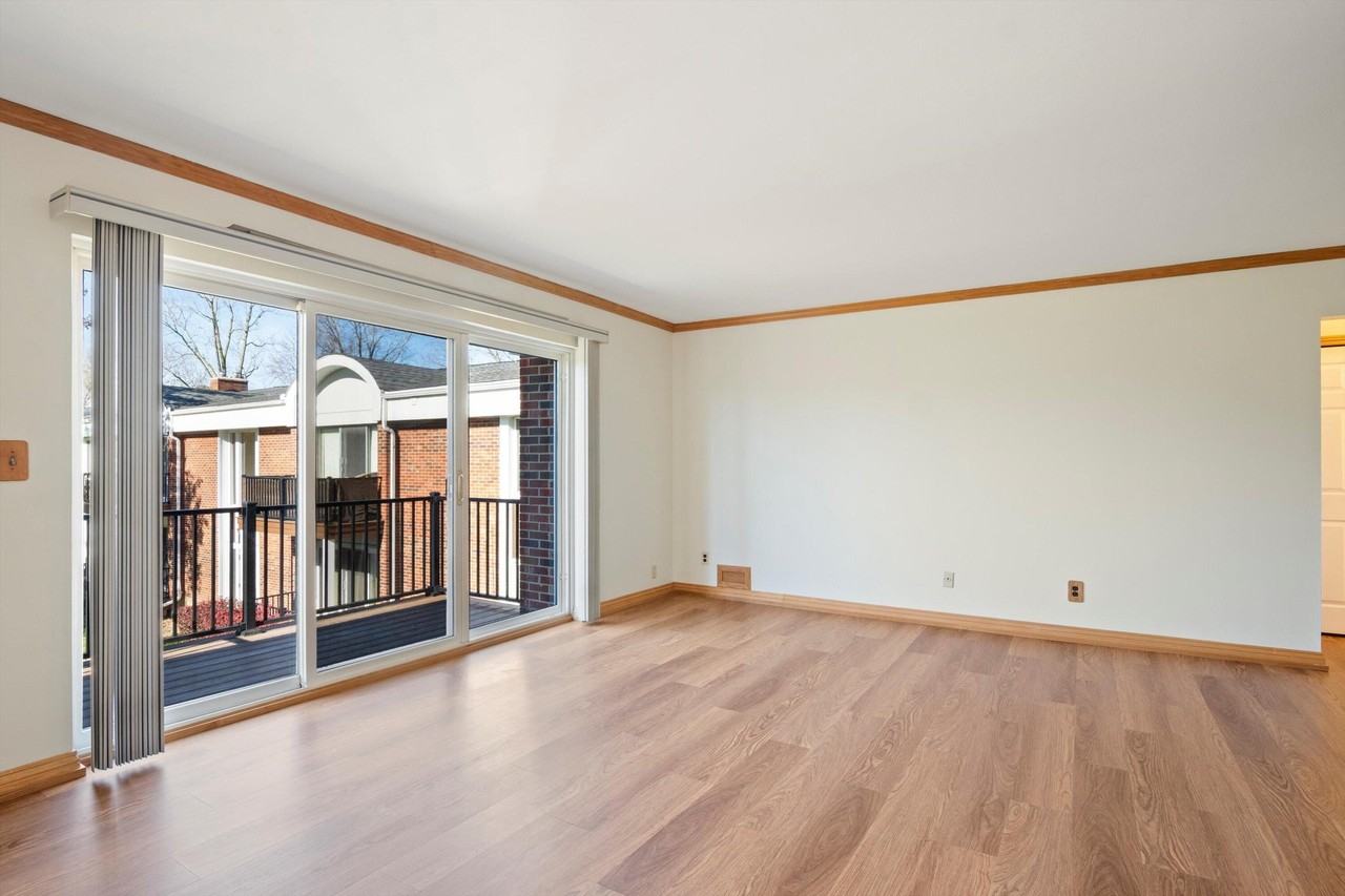29516 Bobrich St #20 - Photo 4 of 26