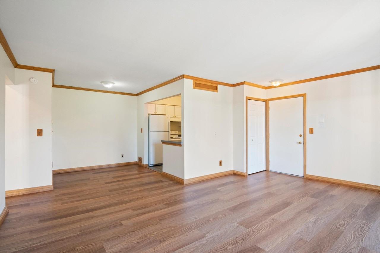 29516 Bobrich St #20 - Photo 7 of 26