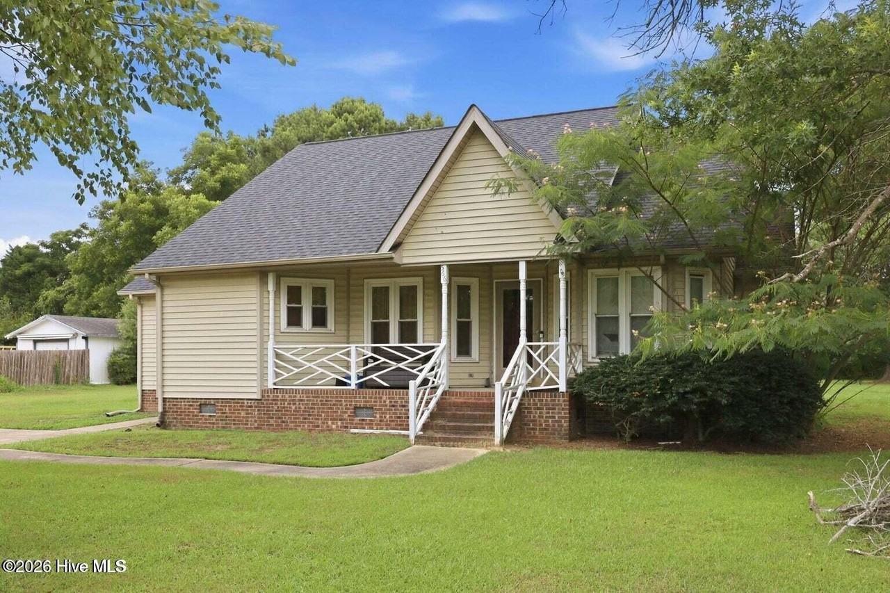 566 Ridge Dr - Photo 2 of 5