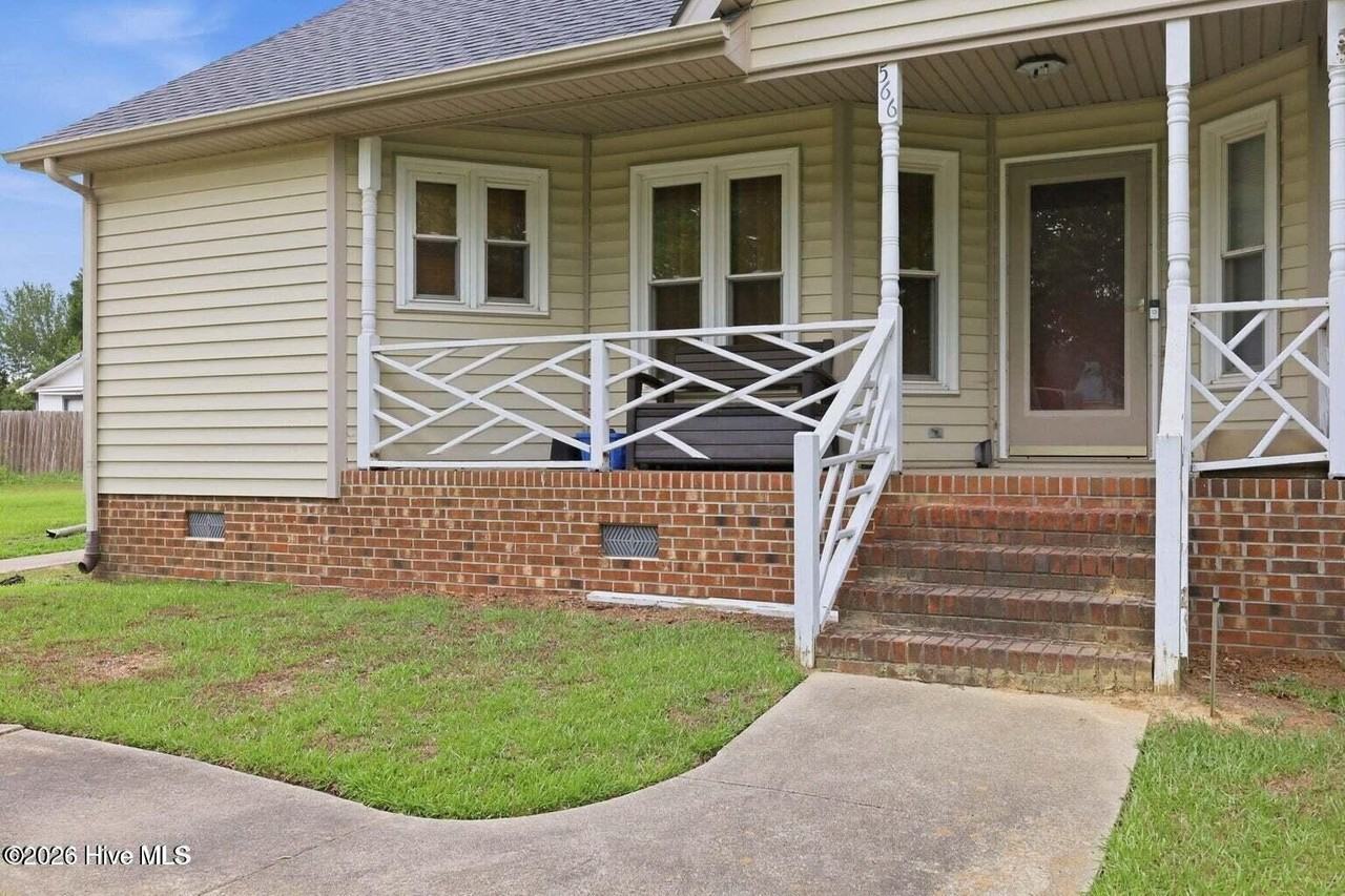 566 Ridge Dr - Photo 4 of 5