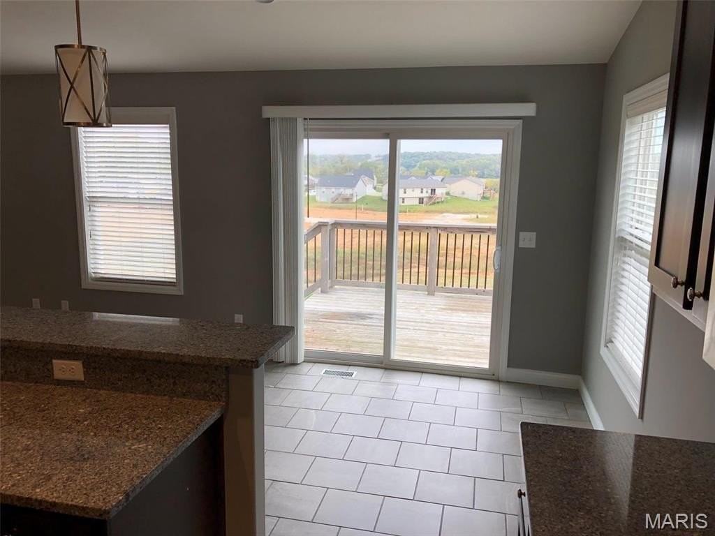 1109 Marathon Dr - Photo 5 of 17