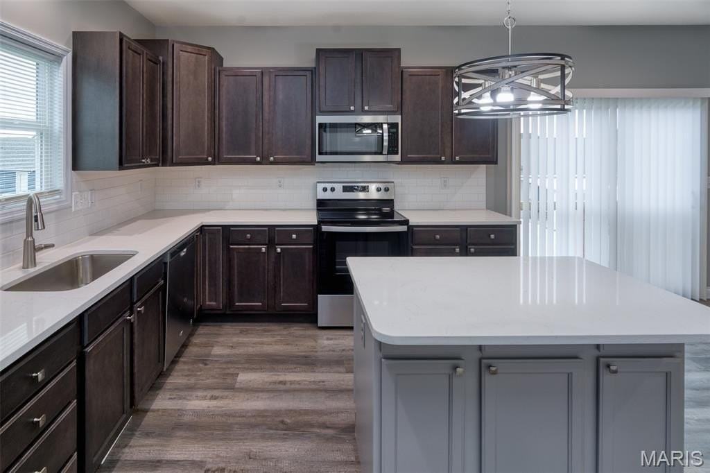 230 Huntleigh Parkway - Photo 5 of 18