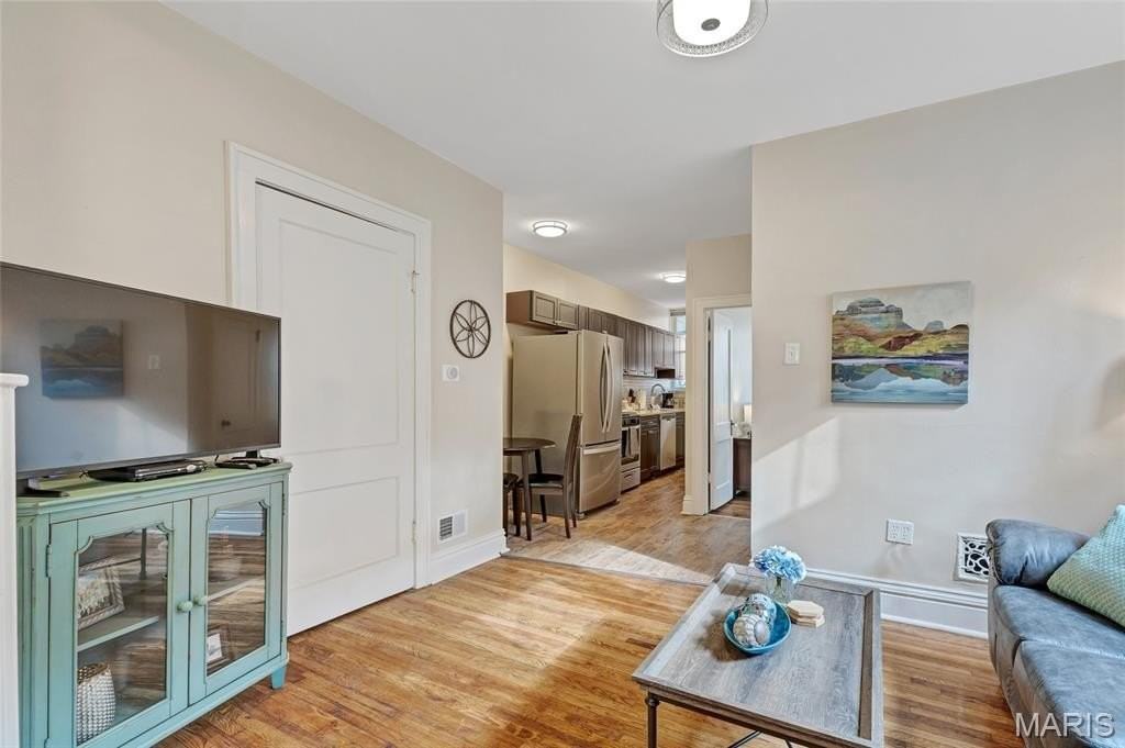 4955 Magnolia Ave #1E - Photo 6 of 31