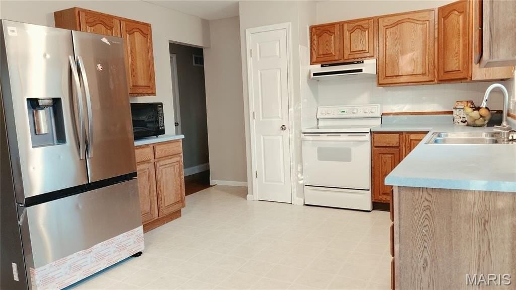 1235 Greenmar Dr - Photo 3 of 21