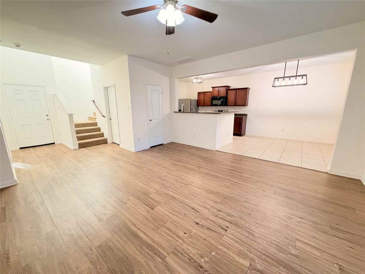 127 Mt Vernon Ln - Photo 3 of 16