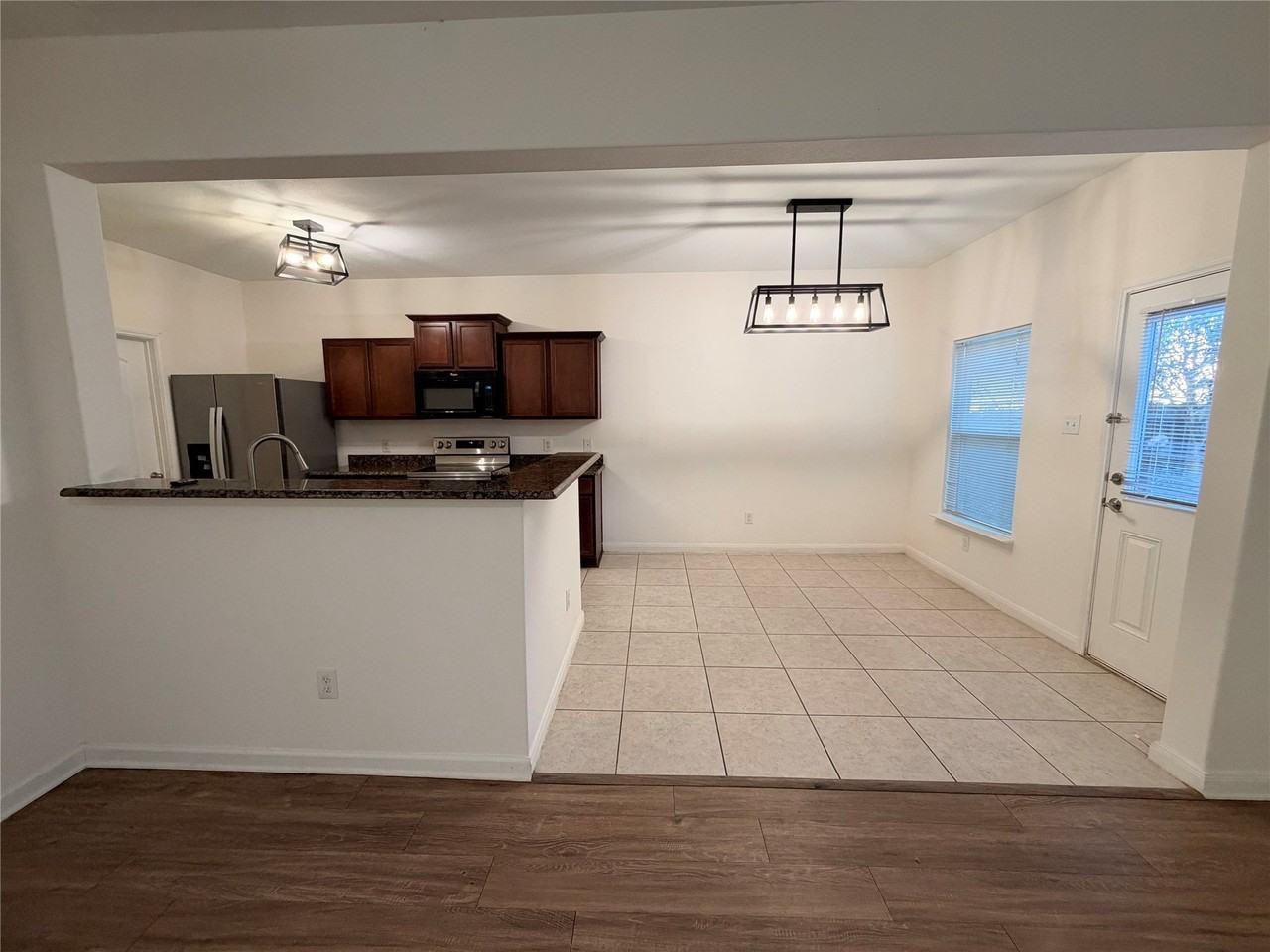 127 Mt Vernon Ln - Photo 4 of 16