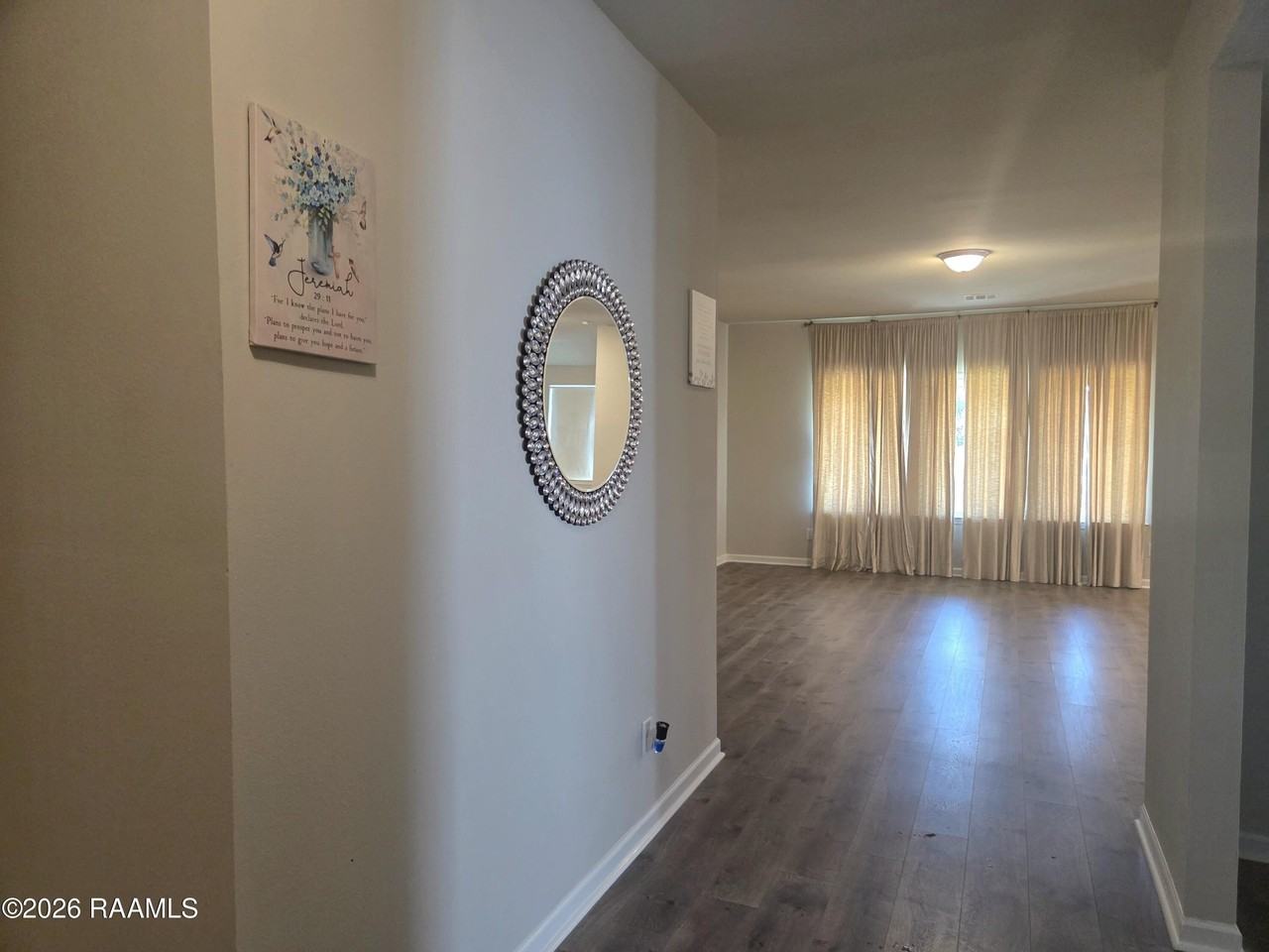 7015 Silverlake Dr - Photo 4 of 33