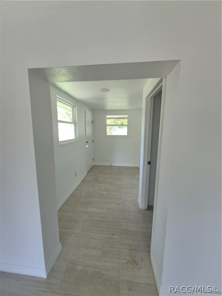 805 Longfellow Ter - Photo 7 of 15