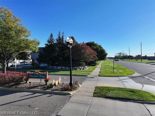 16442 Claremont Dr S - Photo 3 of 37