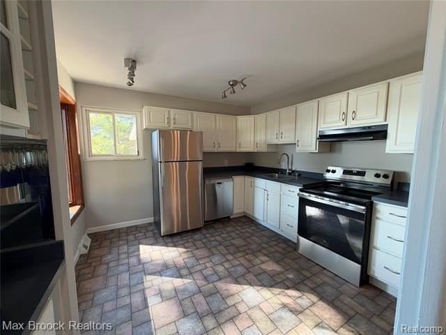964 James K Blvd - Photo 5 of 15