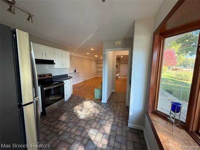964 James K Blvd - Photo 6 of 15