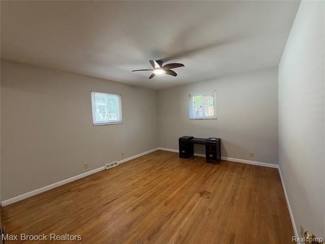 964 James K Blvd - Photo 7 of 15