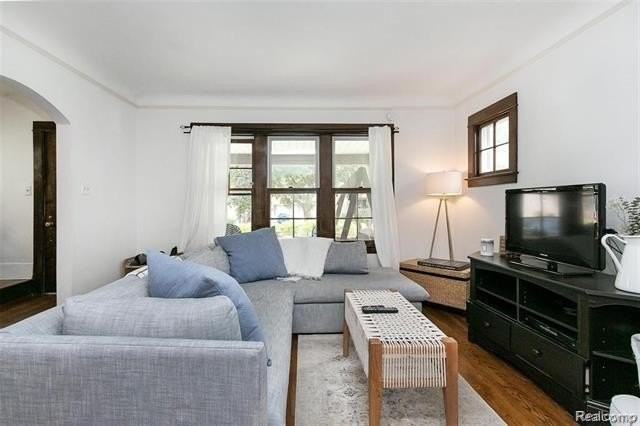 242 University St - Photo 6 of 25