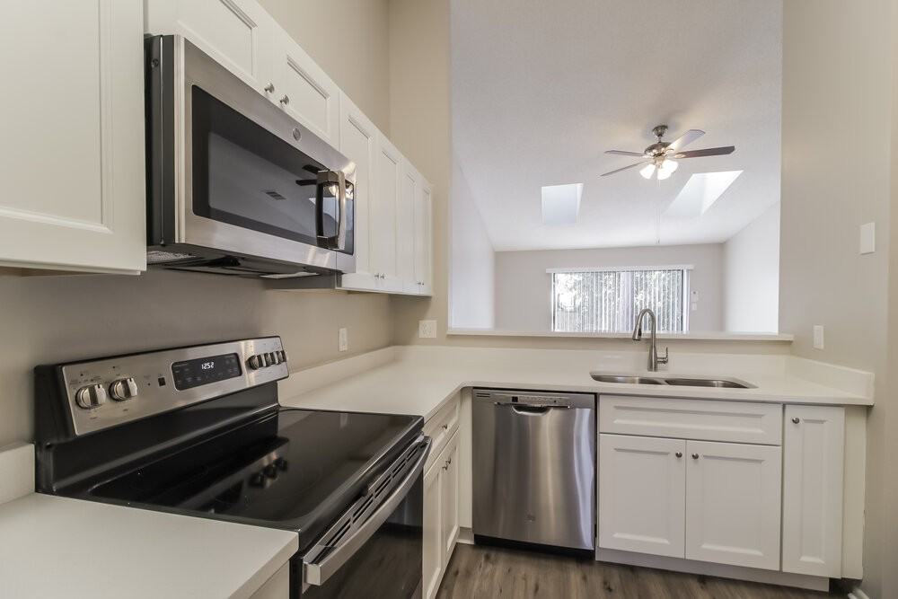 1012 Olliff Way - Photo 6 of 16