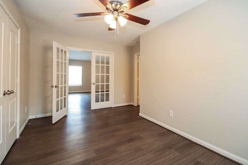 12039 Fairquarter Ln - Photo 6 of 16