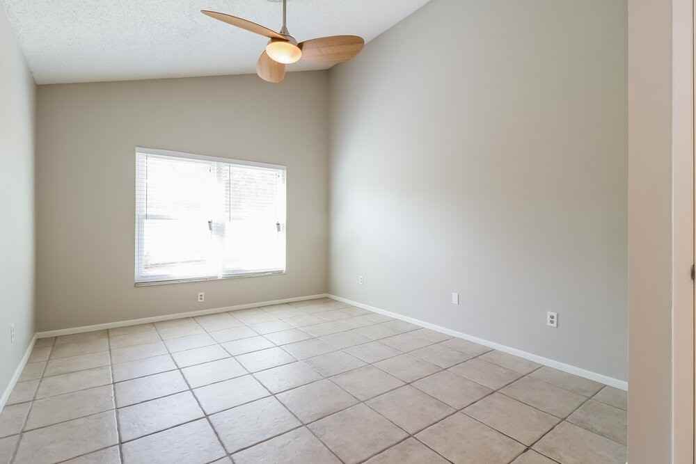 386 Amethyst Ct - Photo 6 of 15