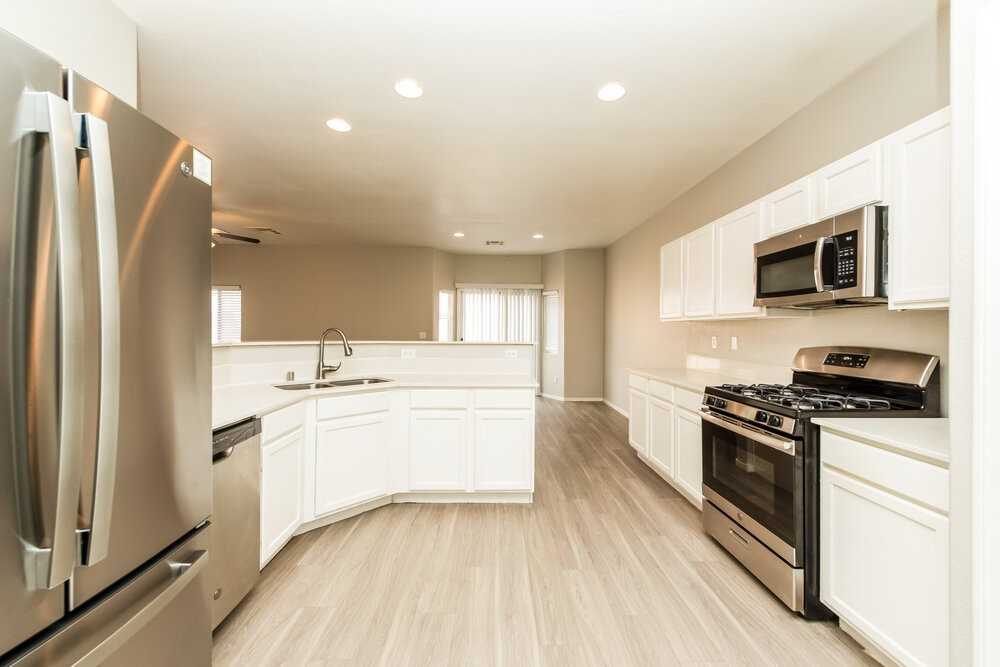 3752 Stowe Creek Ave - Photo 7 of 17
