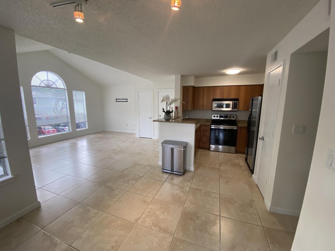 1020 Crystal Way #H - Photo 6 of 14