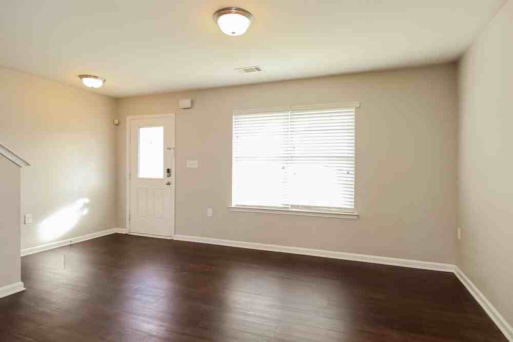 1524 Summer View Ln - Photo 5 of 17