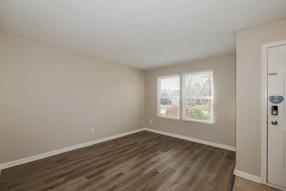 2353 Cedarmill Dr - Photo 5 of 17