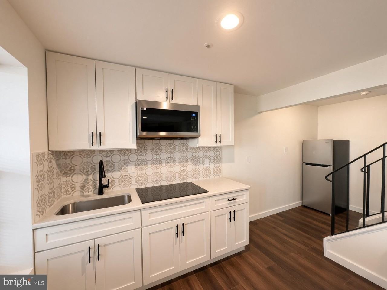 915 Newington Ct - Photo 4 of 13