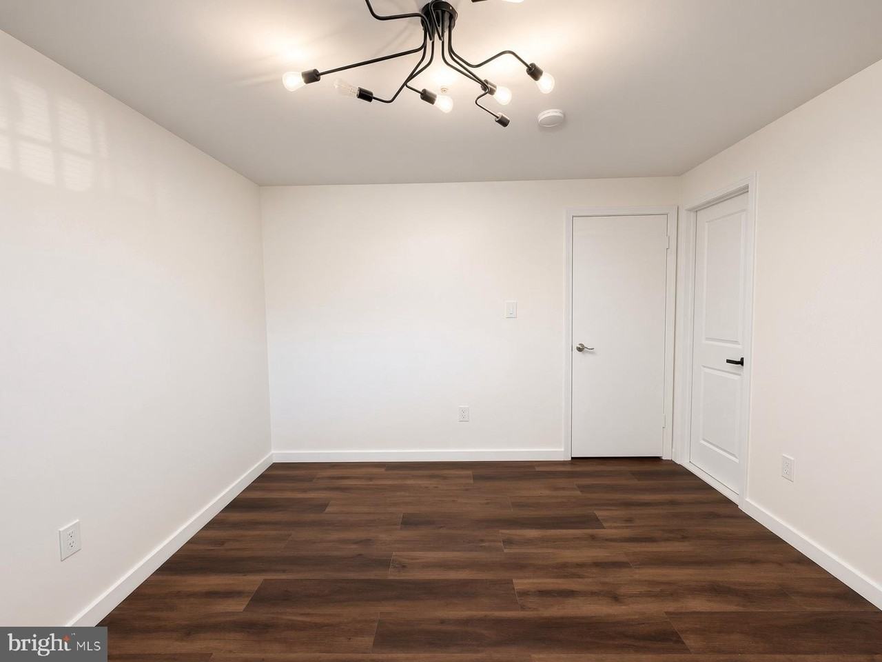 915 Newington Ct - Photo 6 of 13