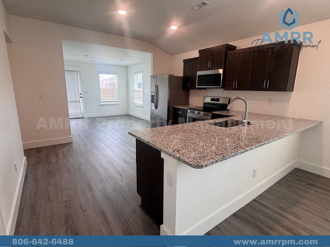 1809 Silk St - Photo 4 of 22