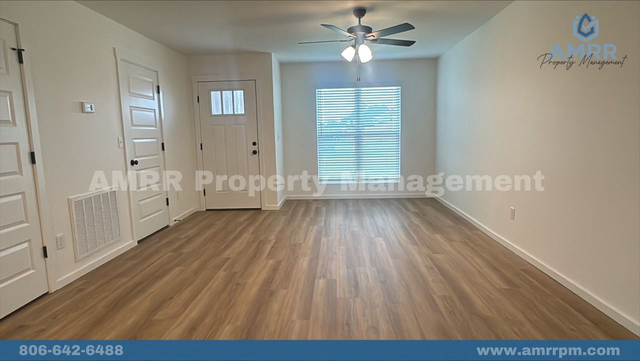 1812 Silk St - Photo 2 of 15