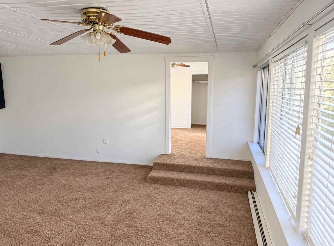 636 N Newton Dr - Photo 4 of 9